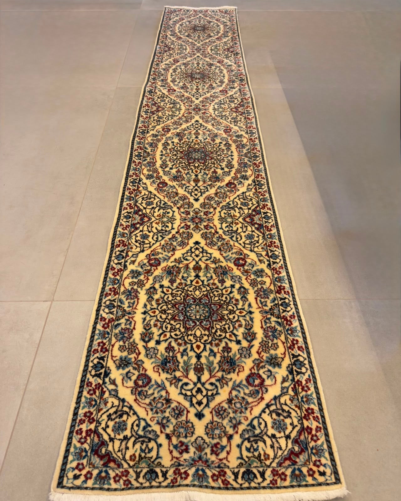 Passadeira Persa Nain Extra Fine - 2,79 x 0,49 m
